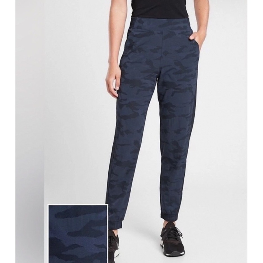 Athleta Brooklyn Camo Joggers Navy Blue Camouflage Pants 982553 Size 8